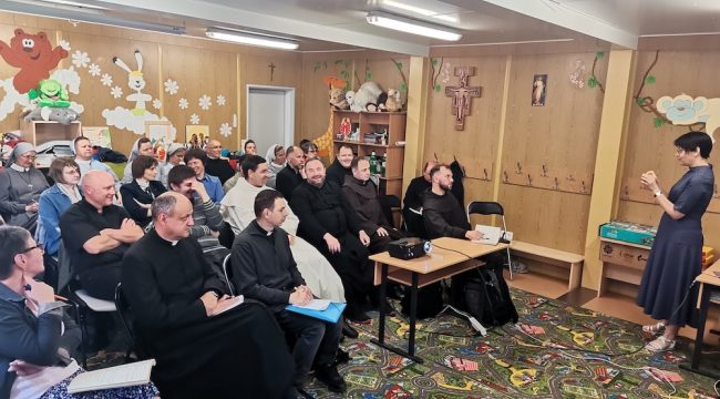 Духовенство Украины помогает залечить психологические травмы войны