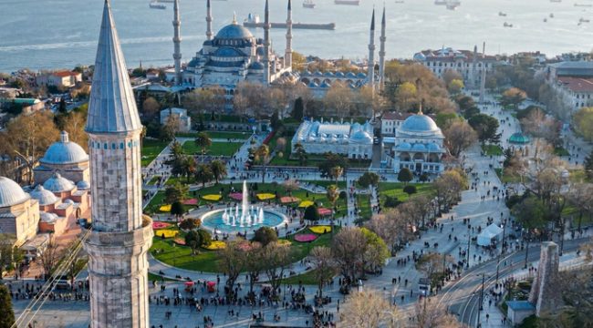 Визит Папы в Турцию привлек внимание к дискриминации христиан