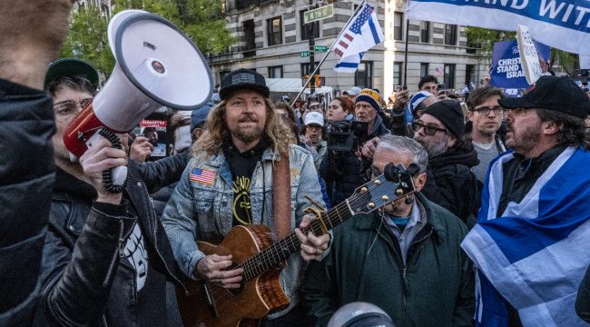 Шон Фьютч: практикующая ведьма и её муж пришли к Христу после страшной производственной аварии