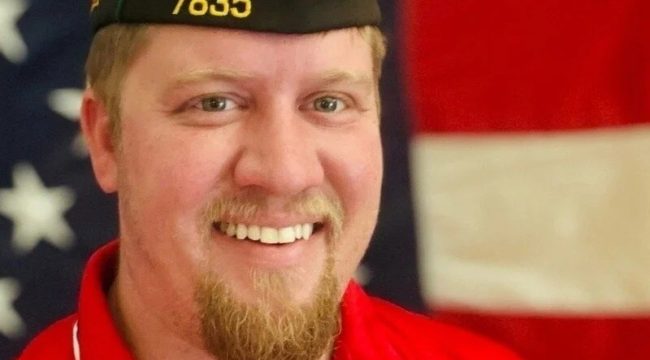 Ветеран ВМС и активист из Техаса арестован по уголовному делу за мем в Facebook