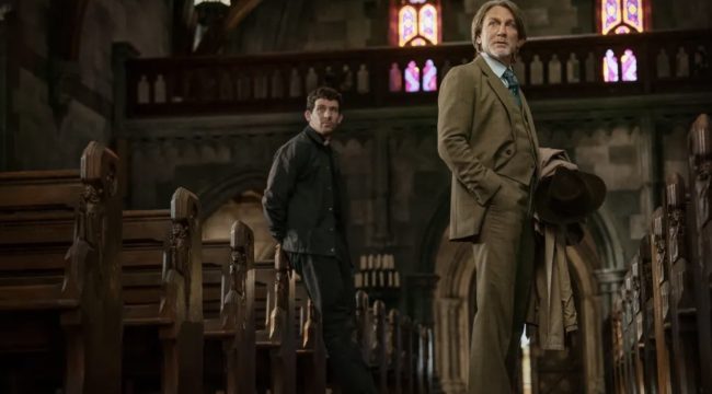 Райан Джонсон: как вера и молодёжная группа повлияли на фильм 'Wake Up Dead Man' и его неожиданный портрет благодати