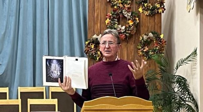 Между кафедрой и пюпитром: как миссионер Андрей Разуваев проповедует в автобусах и электричках