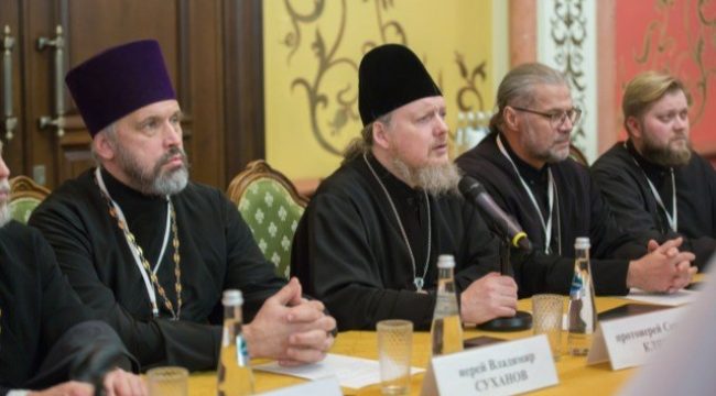 Церковные волонтеры и священники обсудили помощь раненым в госпиталях на XII Социальном съезде
