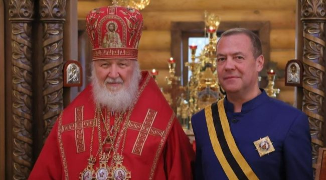 Патриарх Кирилл наградил Дмитрия Медведева орденом Димитрия Донского I степени