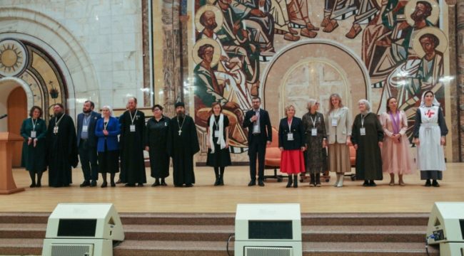 От теплых приютов до зон конфликтов: Церковь представила успешные практики социального служения