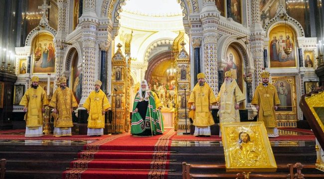Патриарх Кирилл объяснил связь веры и добрых дел на открытии церковного съезда