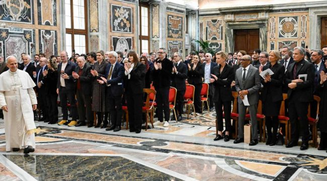 Папа Лев XIV встретился со звездами мирового кинематографа и выступил в защиту кинотеатров