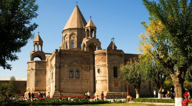 В Армении прошел первый национальный молитвенный завтрак на фоне арестов в церковной среде