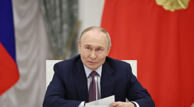 Путин поздравил Патриарха Кирилла с Днем народного единства и подчеркнул роль гражданской солидарности