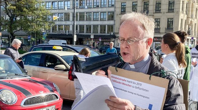 Иезуит Йорг Альт снова предстанет перед судом по делу о климатической блокаде