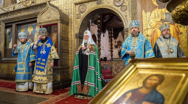 Патриарх Кирилл в праздник Казанской иконы: о спасительной роли веры и судьбе России