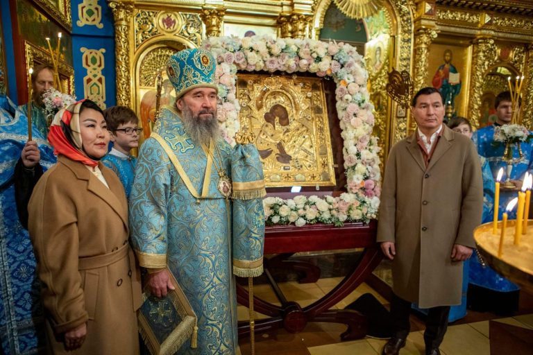 Чтимый список Донской иконы Божией Матери прибывает в Калмыкию: крестный ход, молебен и почитание в Элисте