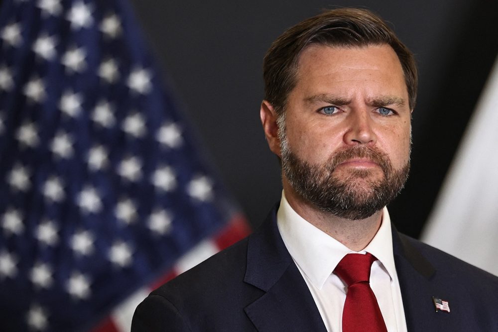 Вице-президент США Вэнс о миграционной политике: ответ Папе Льву XIV и шокирующие данные о детях