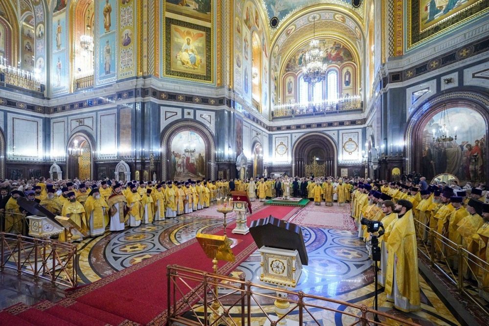 Патриарх Кирилл совершил Литургию в Храме Христа Спасителя перед открытием XII Социального съезда