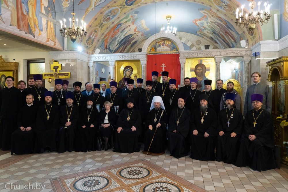 Митрополит Вениамин возглавил торжества в Минской духовной академии с вручением почетных званий и наград