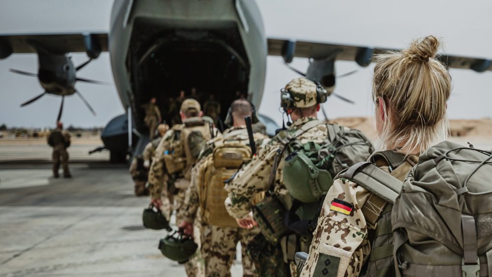 Военная служба в Германии пока остается добровольной, но с перспективой обязательного призыва