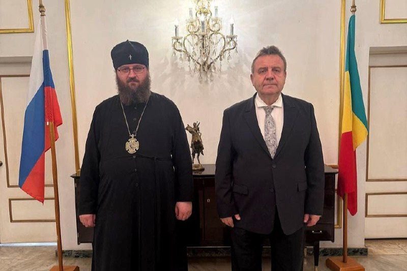 Митрополит Константин освятил часовню Георгия Победоносца в Мали и встретился с российскими военнослужащими