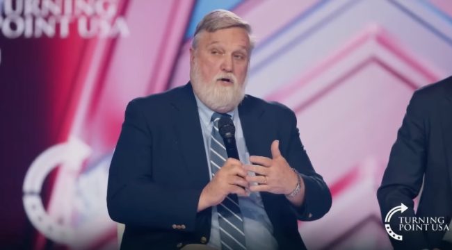 Пастор Даг Уилсон осудил 'неадекватную' Кэндис Оуэнс и разъяснил христианские взгляды на Израиль