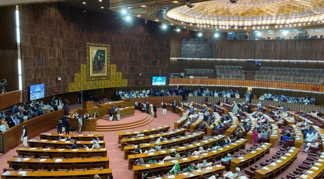 Парламент Пакистана одобрил закон о правах меньшинств, но лишил комиссию реальных полномочий