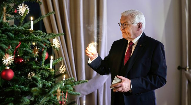 Штайнмайер: Рождество дарит силу надежды