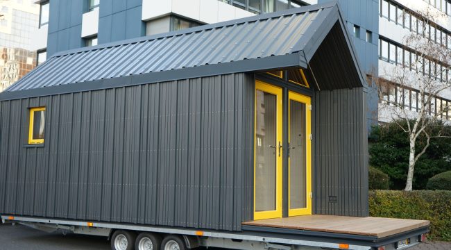 «Мини-церковь» прибыла во Франкфурт: мобильный духовный центр на 12 человек