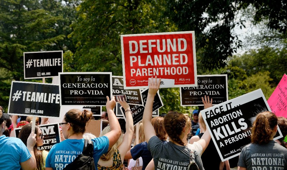 Апелляционный суд разрешил Трампу лишить финансирования организацию Planned Parenthood