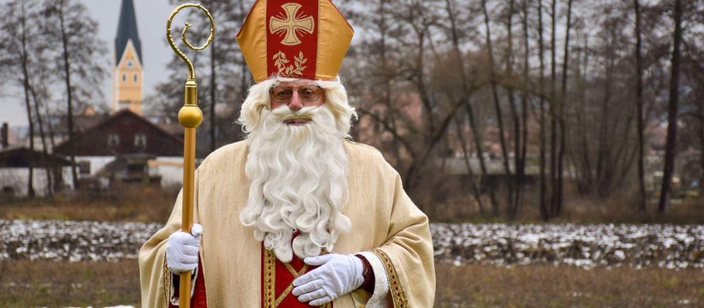 Почему этот мужчина уже более 60 лет играет Николауса для детей и стариков