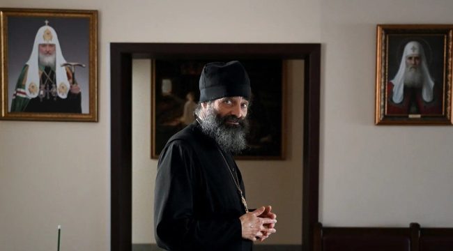 Иеромонах Макарий назвал святочные гадания «бесовщиной» и призвал верующих жить по-христиански