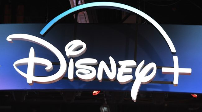 Disney+ добавляет более 400 фильмов с рейтингом R и сериалов TV-MA, предупреждает группа: 'Предательство доверия'