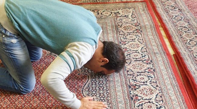 Христианские и индуистские лидеры Британии бьют тревогу из-за нового определения исламофобии