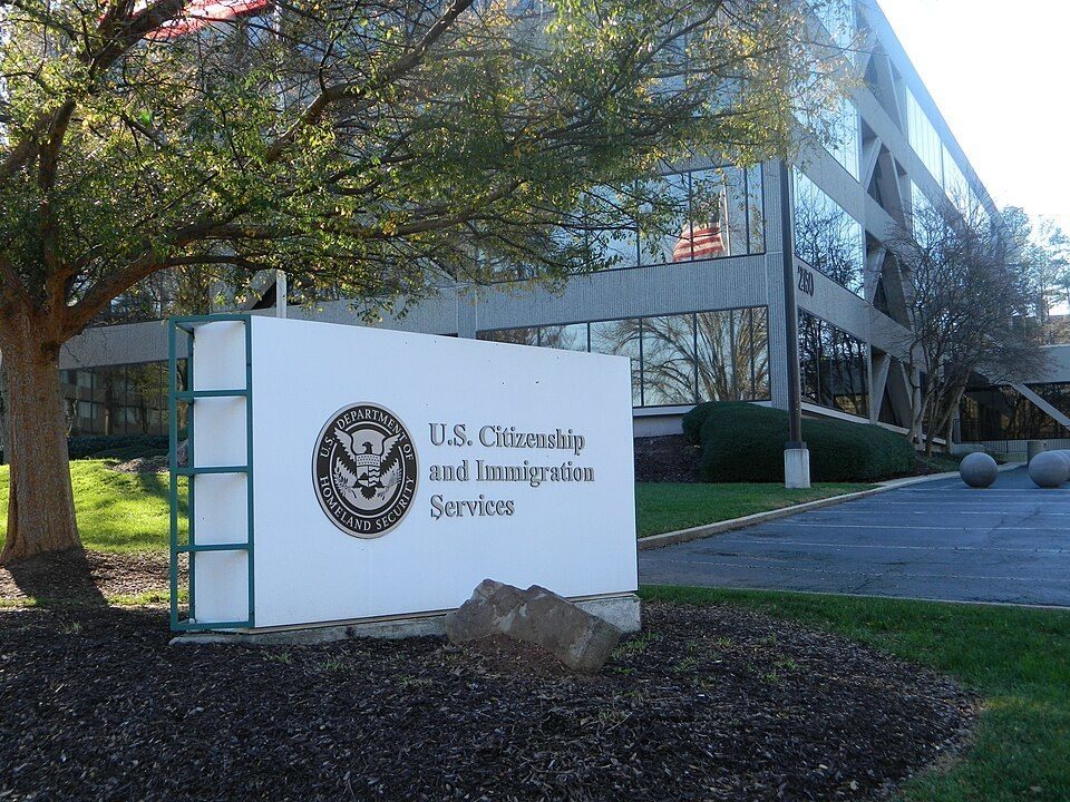 Более 4 тысяч семей беженцев в США могут быть депортированы из-за новой проверки МВБ