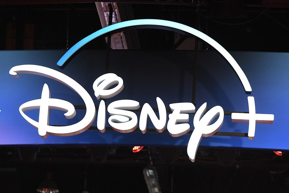 Disney+ добавляет более 400 фильмов с рейтингом R и сериалов TV-MA, предупреждает группа: 'Предательство доверия'
