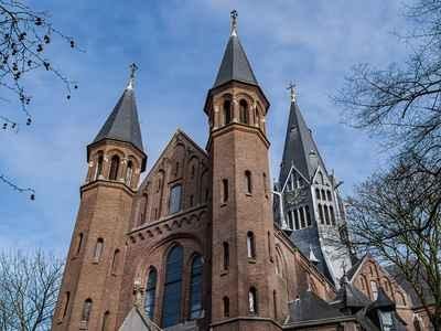 В новогоднюю ночь в Амстердаме сгорела историческая церковь Вондела