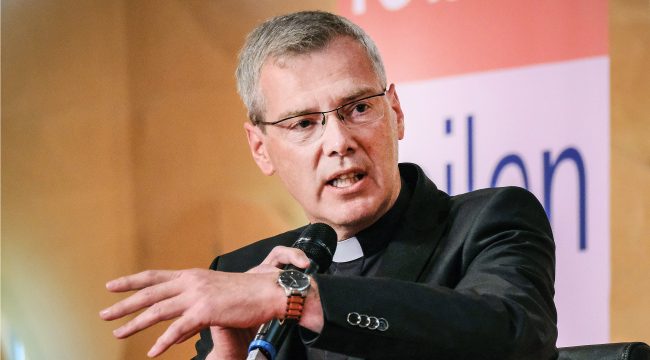 Епископ Вильмер: Мы должны защищать нашу демократию