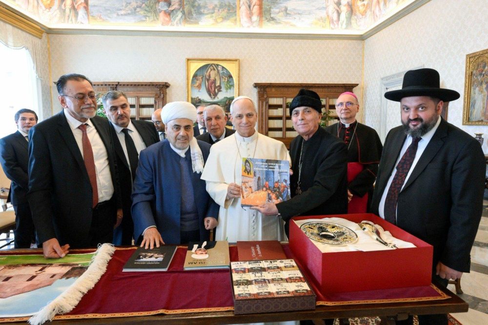 Глава УМК Аллахшукюр Пашазаде и делегация Азербайджана встретились с Папой Римским Львом XIV в Ватикане