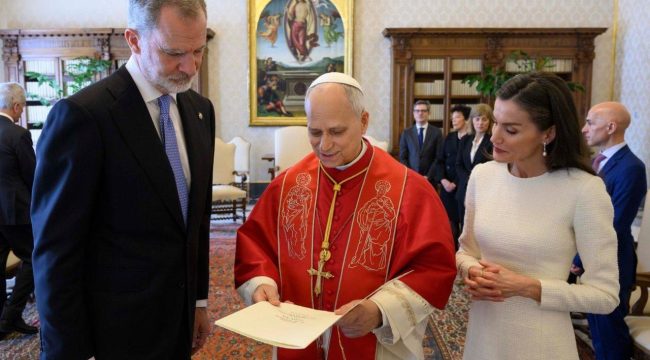Папа Лев XIV провёл встречу с королевской четой Испании