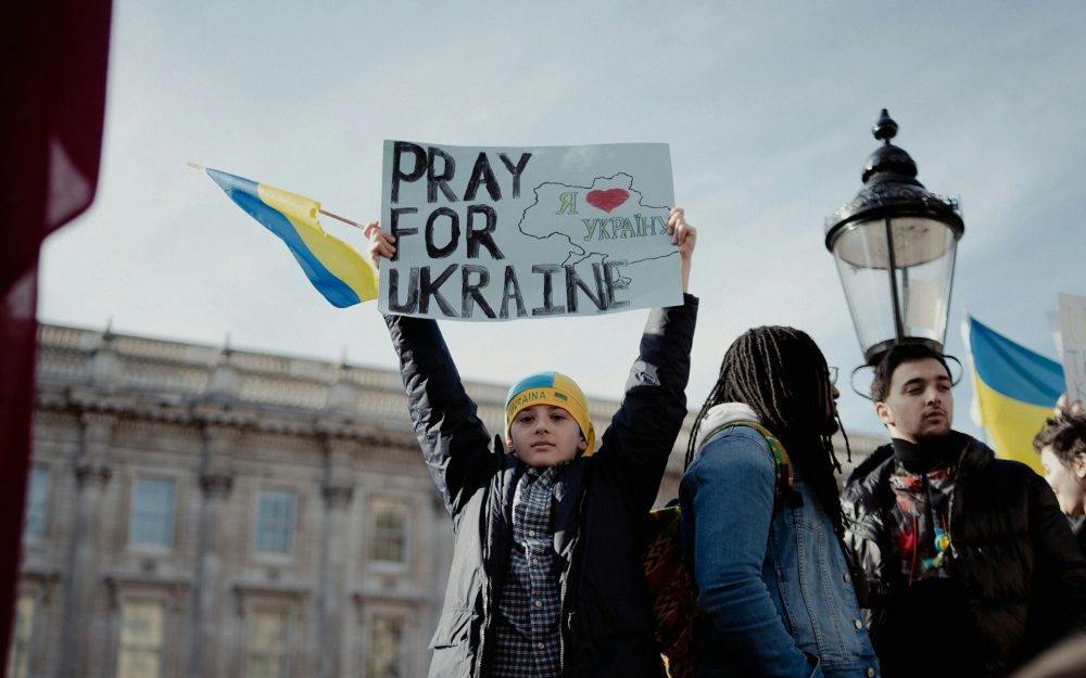 Украинское Библейское общество распределяет Библии для помощи пострадавшим, особенно детям