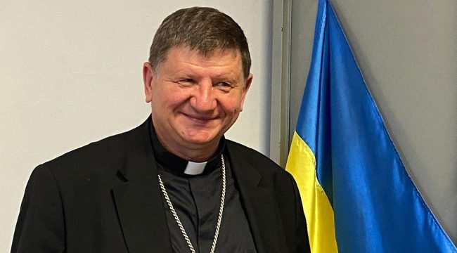 «Развязать узлы войны»: епископ Скомаровский о молитве с Папой