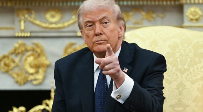 Неделя Трампа: SPLC предъявлен иск; марихуана реклассифицирована; перемирия продлены