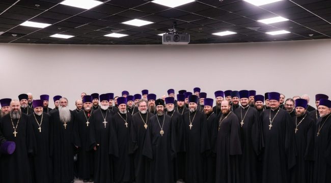 Пастырская конференция Северо-Западного викариатства обсудила ИИ и кризис семьи