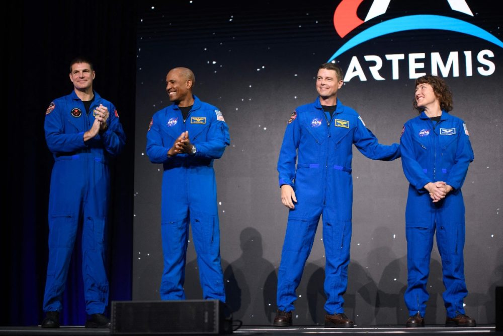 Христианская песня разбудила астронавтов миссии Artemis II на шестой день полета