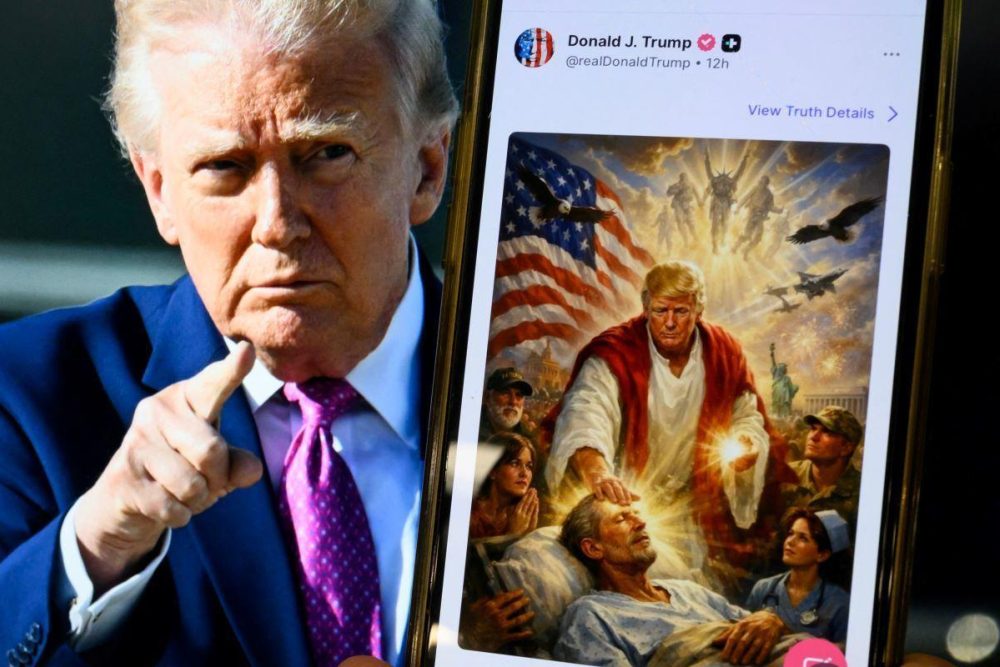 6 христианских деятелей отреагировали на пост Трампа, изображающий его подобным Иисусу целителю: 'Богохульство'