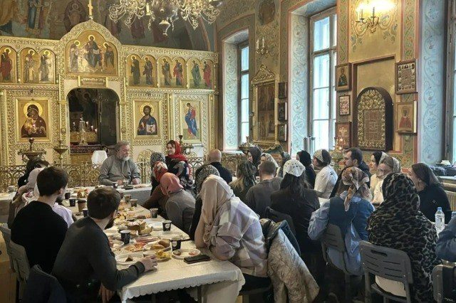 Председатель Синодального отдела по благотворительности встретился с участниками Школы духовного развития культурного центра «Фавор»