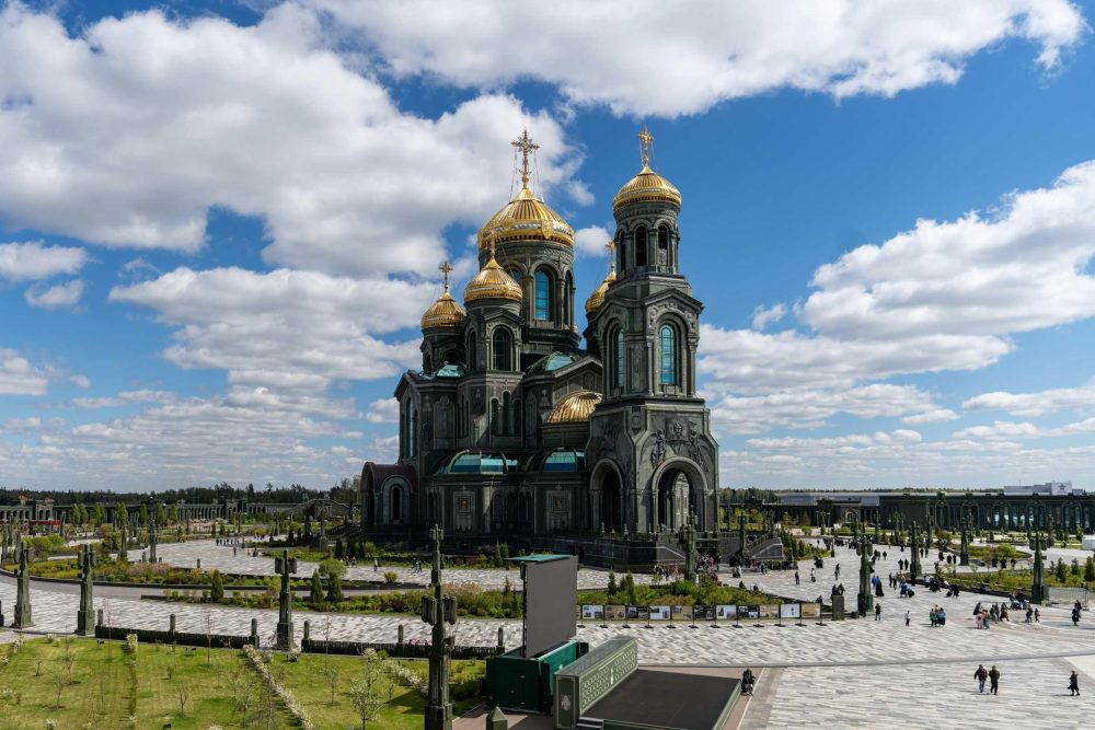 В подмосковной Кубинке более 800 юных певцов из 29 регионов России примут участие в Литургии в главном храме ВС РФ и концерте к 81-й годовщине Победы