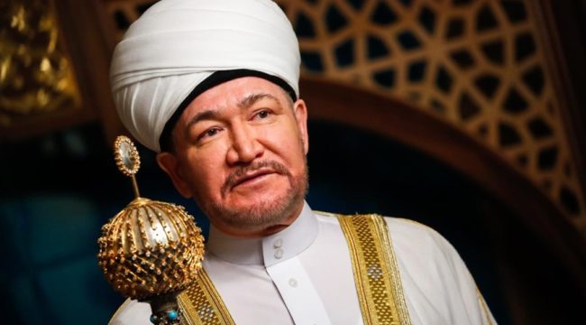 Гайнутдин призвал Путина не запрещать молитвы в домах и помочь с мечетями