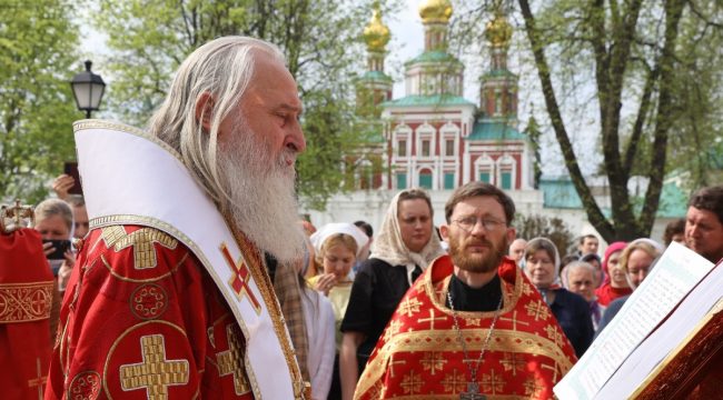 Митрополит Каширский Феогност совершил Литургию в Новодевичьем монастыре