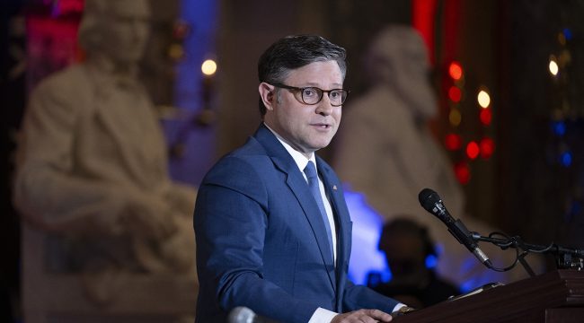 Спикер Майк Джонсон заявил, что права американцев «исходят не от правительства», а «от самого Бога»