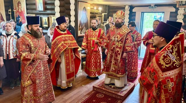 Митрополит Звенигородский Арсений возглавил Литургию в храме святителя Макария Московского в Бутырском