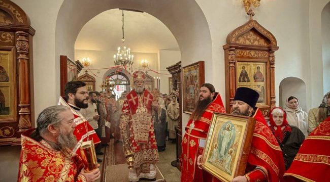 Митрополит Кишиневский и всея Молдовы Владимир совершил Литургию в храме Живоначальной Троицы в Конькове