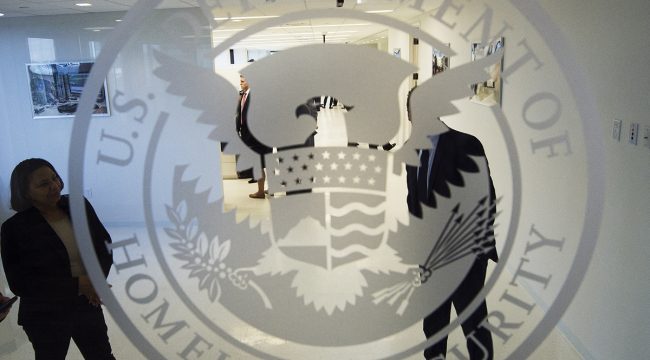 В стратегии по борьбе с терроризмом Трампа «трансгендерные идеологии» названы основной угрозой